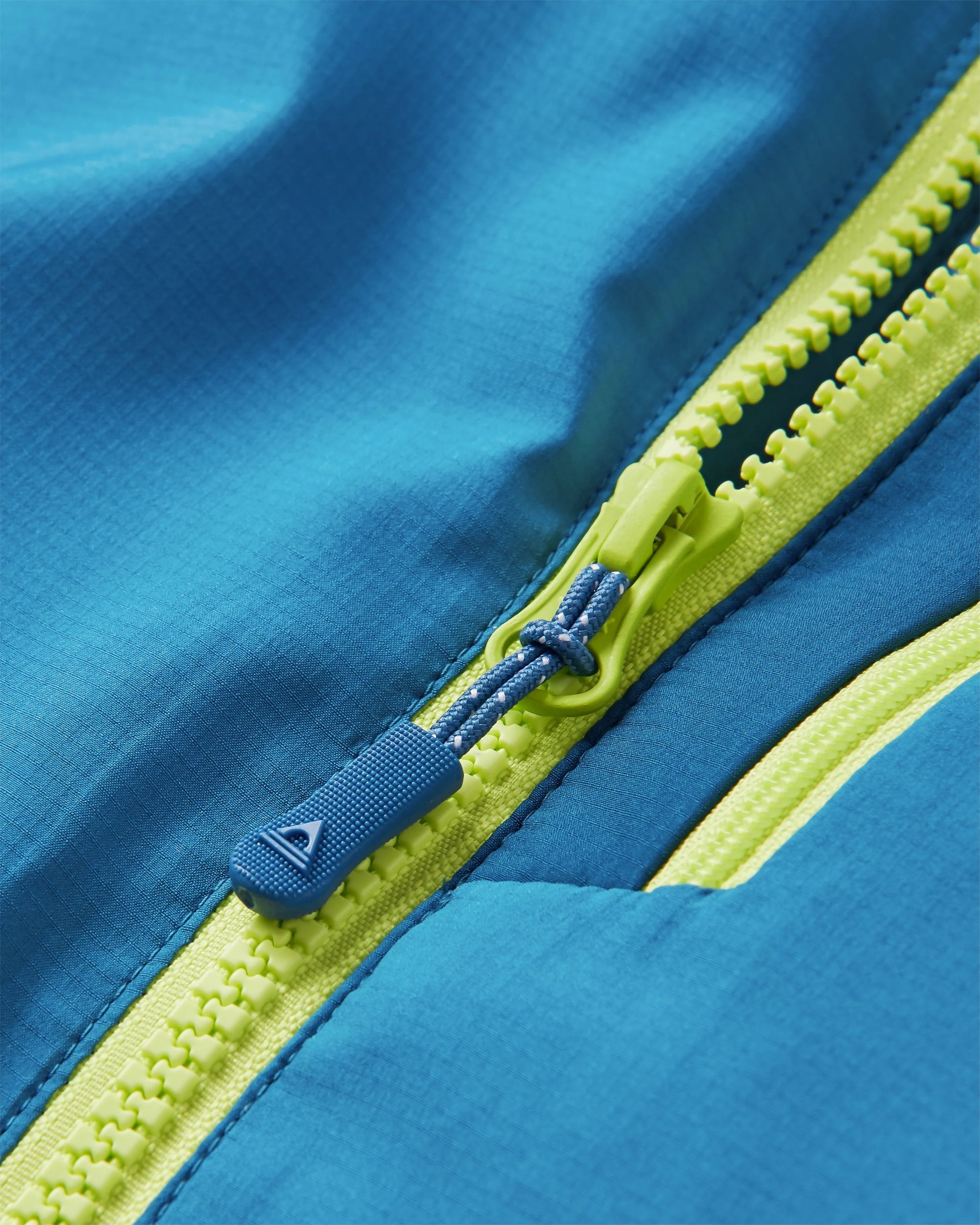 Daybreak Lightweight Recycled Thermore® Insulated Jacket - Tidal Blue/Blue Steel/Birch - Flatlay