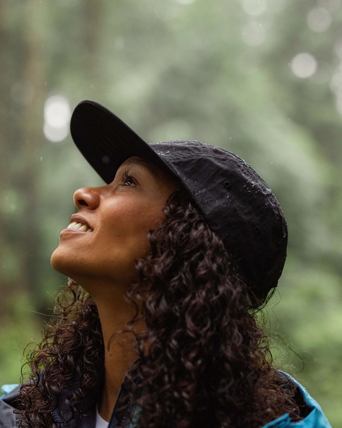 Emerge 5 Panel Trail Cap - Black - Lifestyle - Female