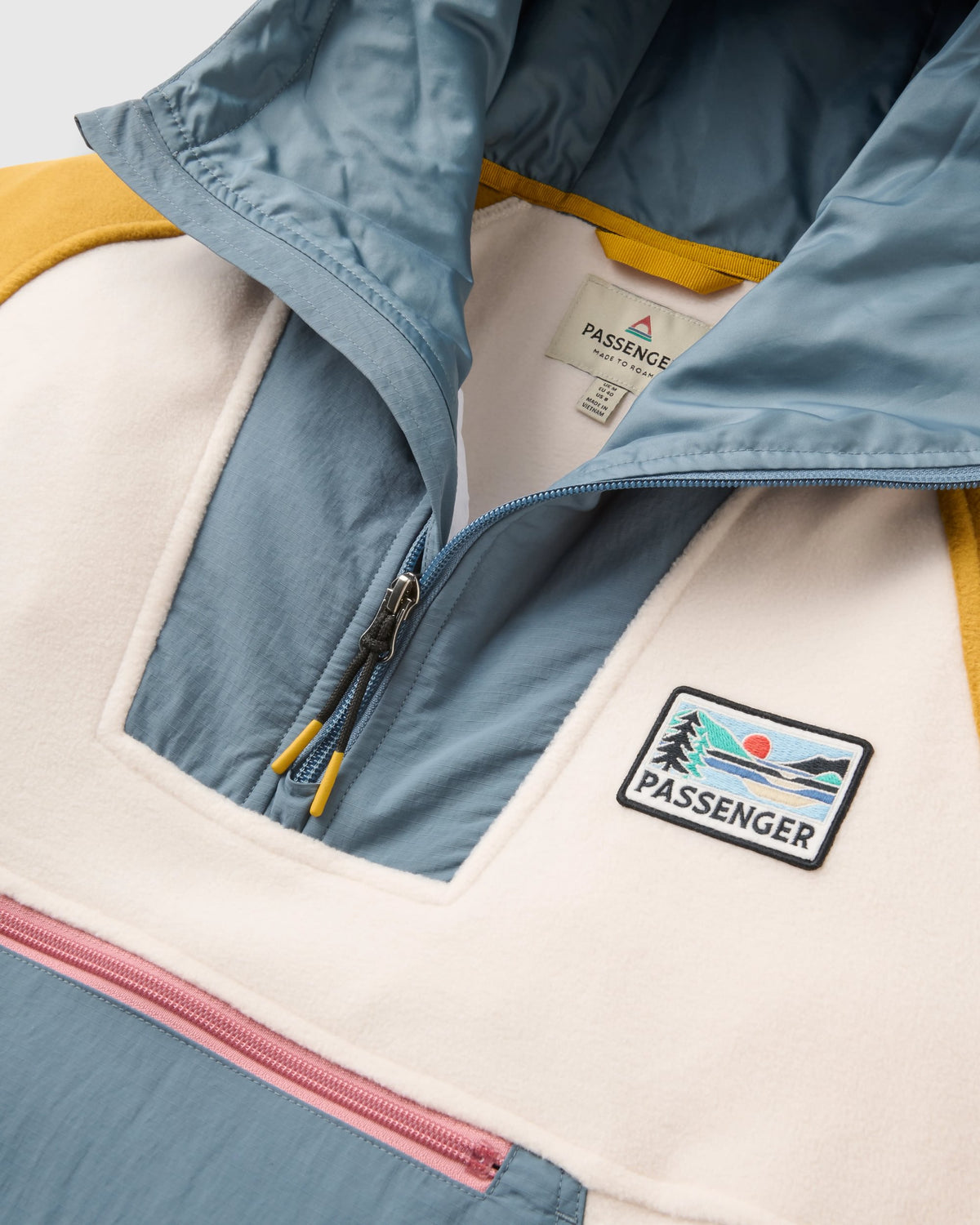 Alexander Hooded Polartec® Fleece
- Stormy Blue/White Sand - Flatlay