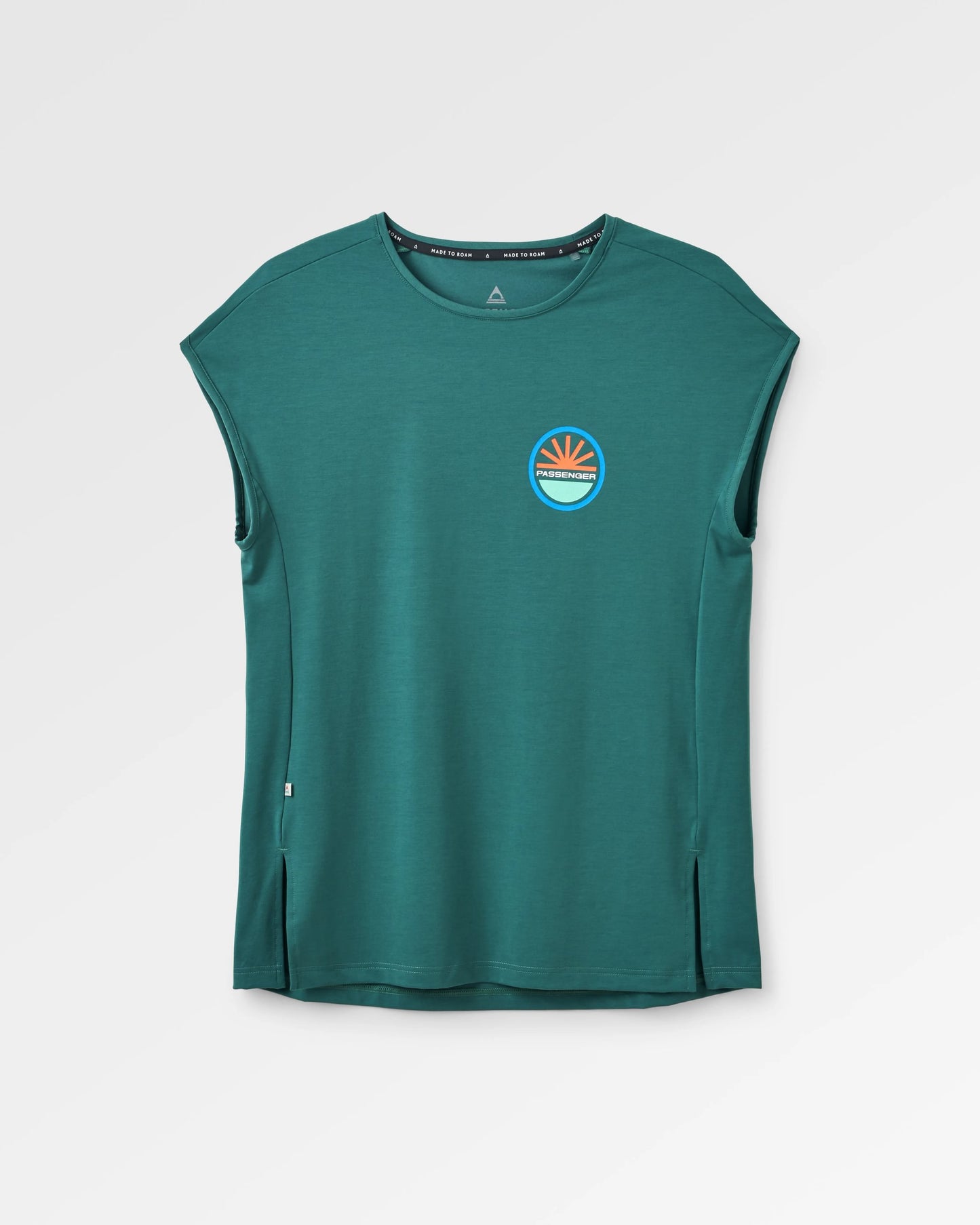 Chase The Light Active T-Shirt - Deep Ocean - Flatlay