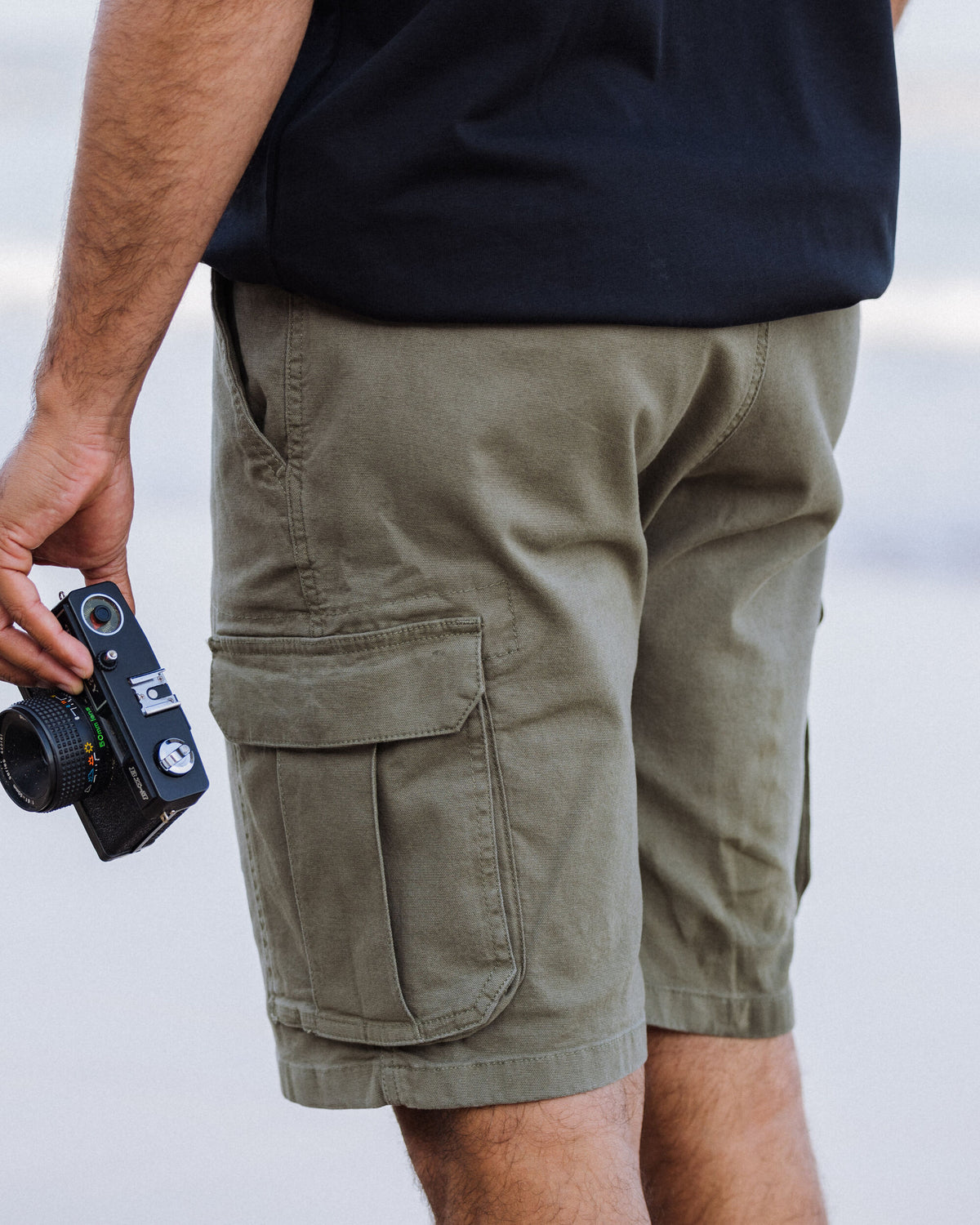Lakeside Cargo Cotton Short - Dusty Olive - Lifestyle