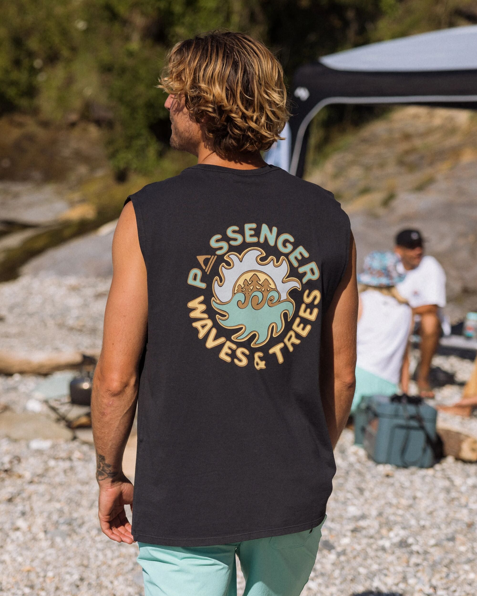 Dune Men's Vest - Black - Lifestyle