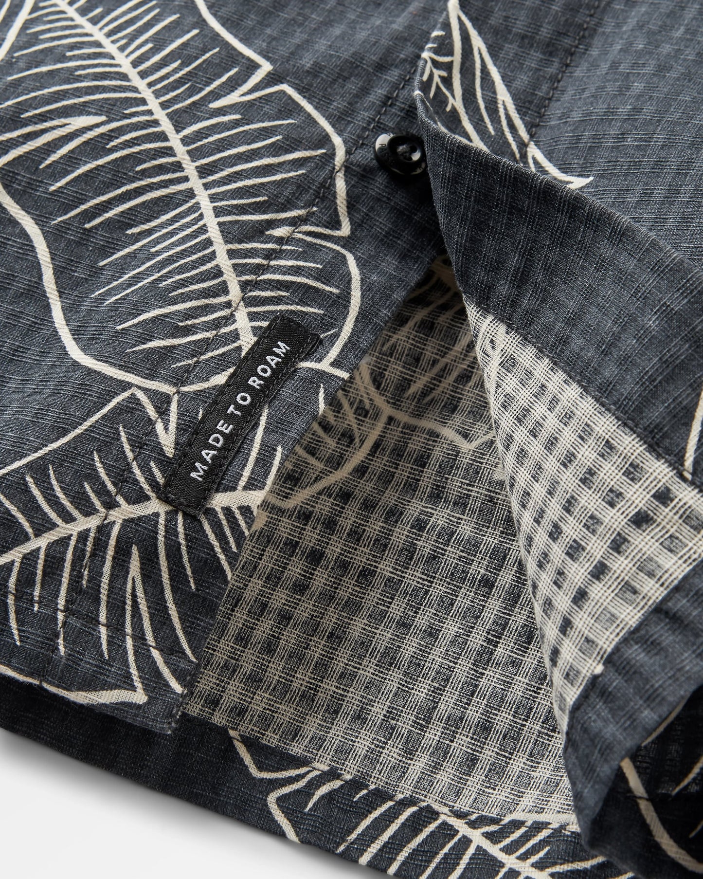 Chill Textured Organic Cotton Short Sleeve Shirt - Palm Faded Black - Flatlay
