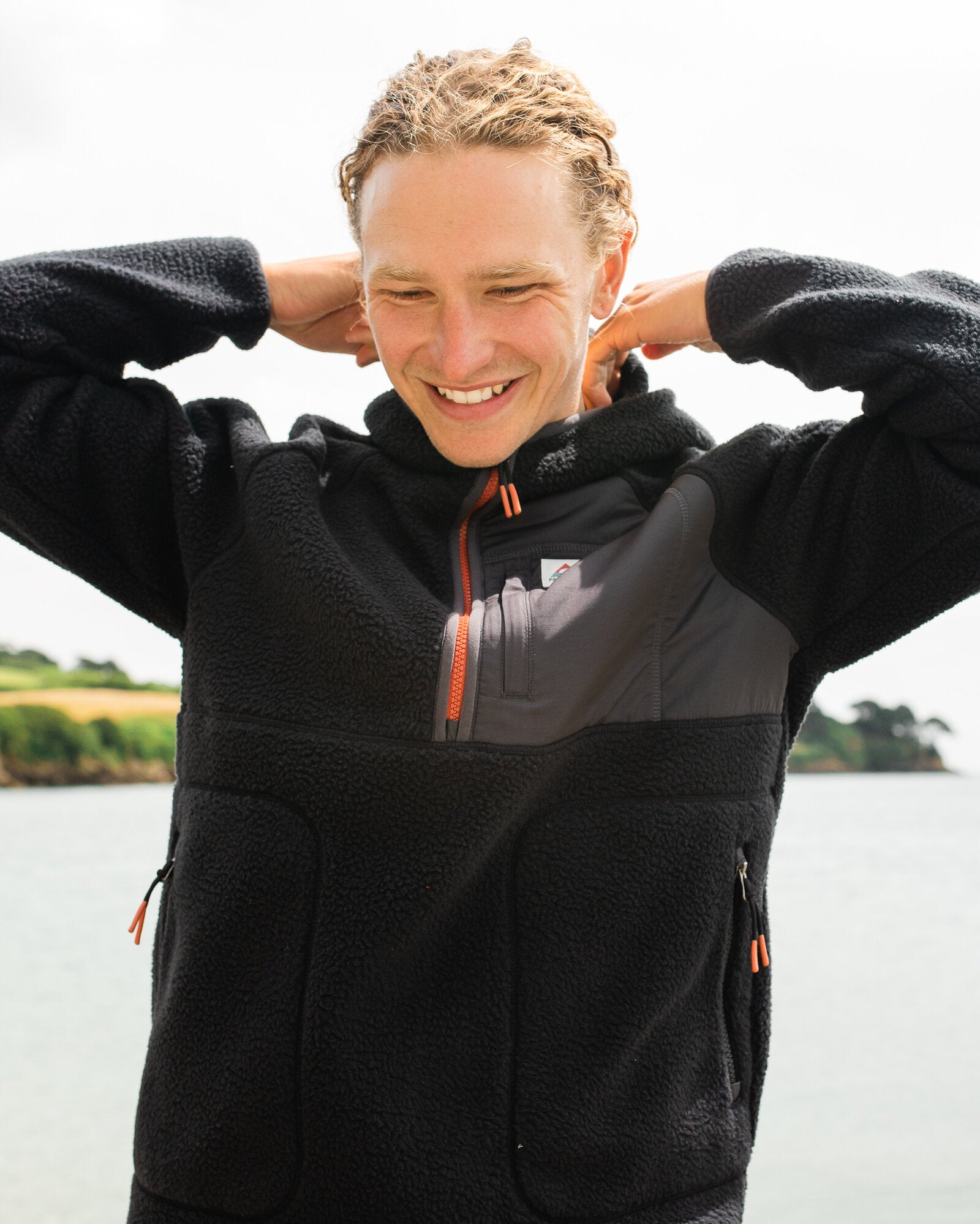 Ventura 1/2 Zip Recycled Sherpa Fleece - Black - Lifestyle