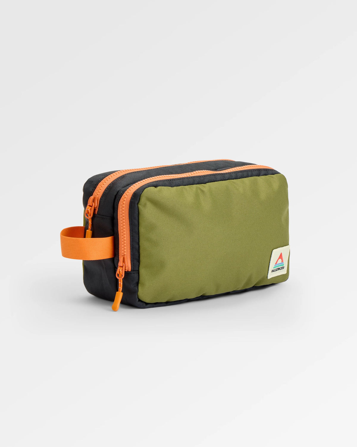 Travel Wash Kit 2.0 - True Black/ Khaki - Flatlay