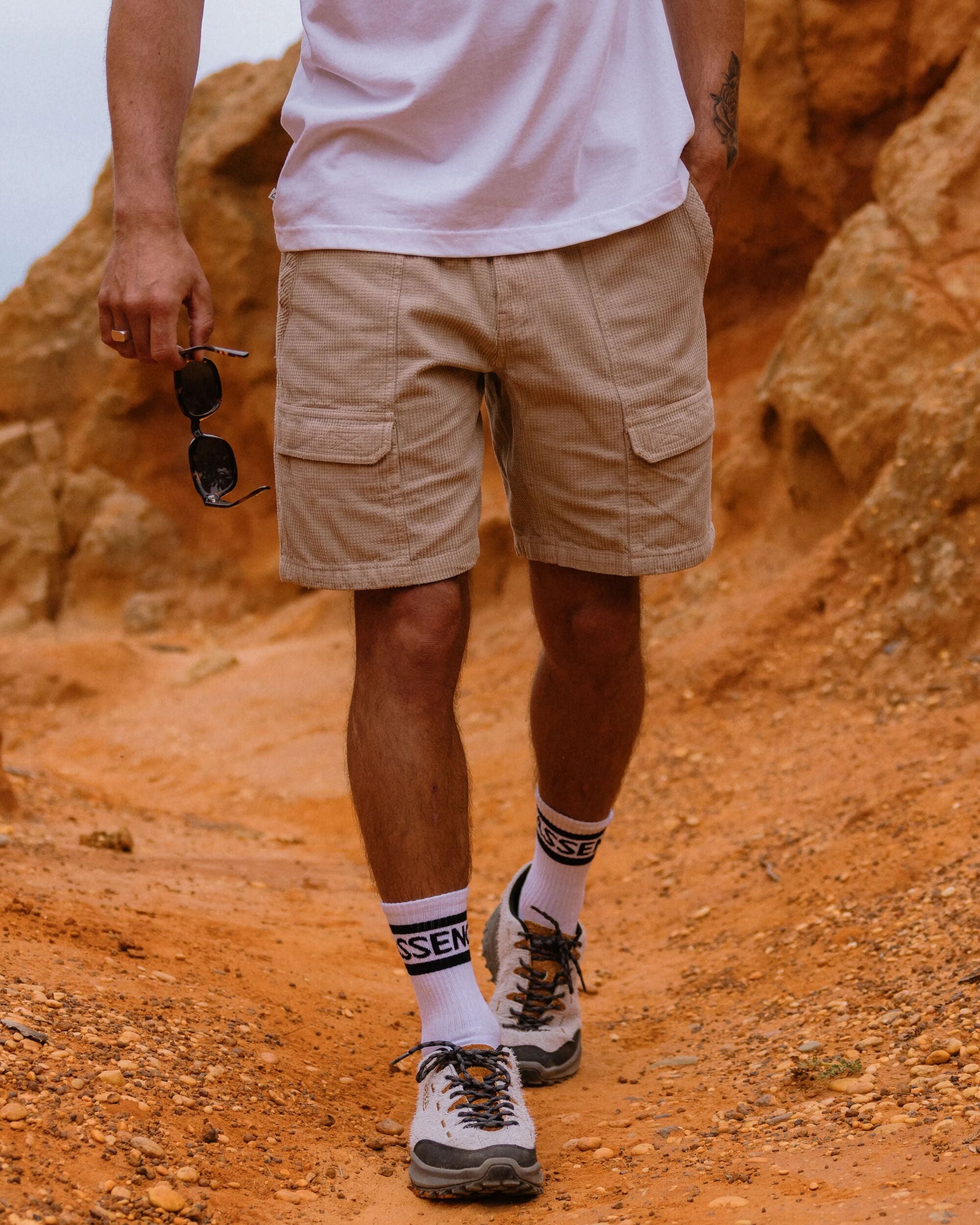 Apex Grid Cord Short - Simply Taupe - Lifestyle