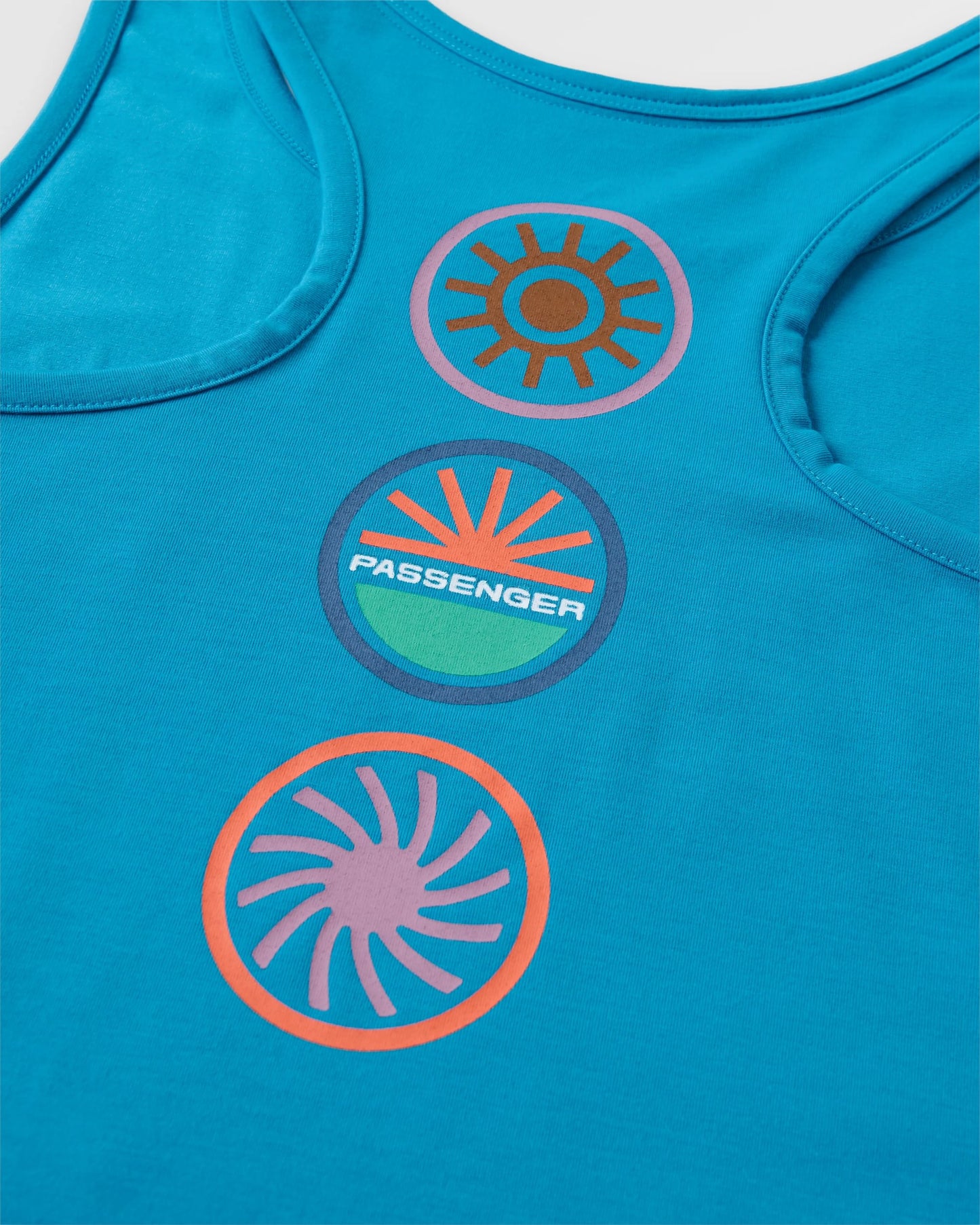 Chase The Light Active Vest - Bluejay - Flatlay