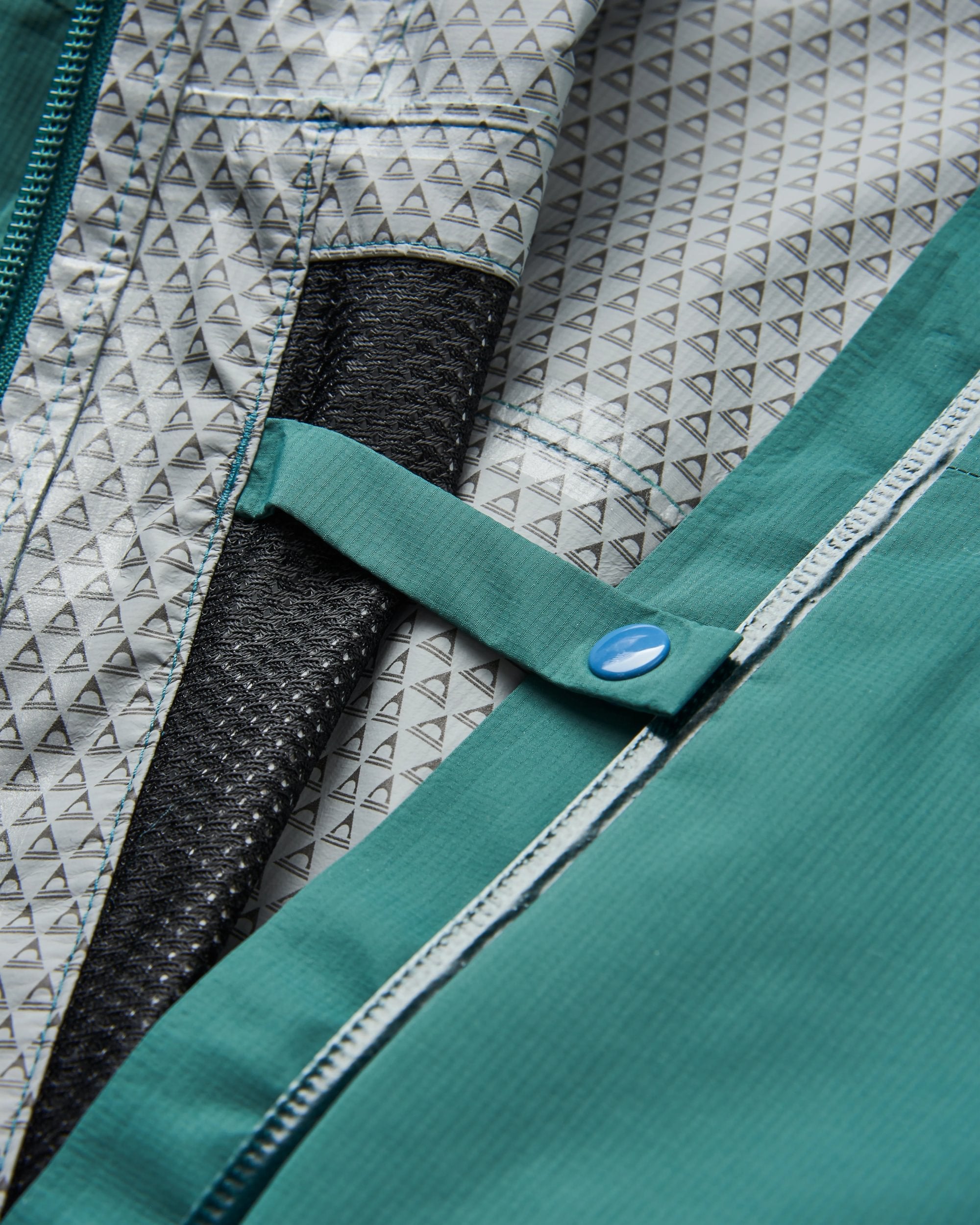 Trailscape Light Men's Recycled Waterproof Jacket - Deep Ocean - Flatlay