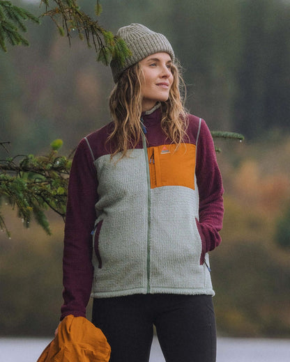 Venturescape Women's Recycled Fleece - Fig/Pistachio - Lifestyle