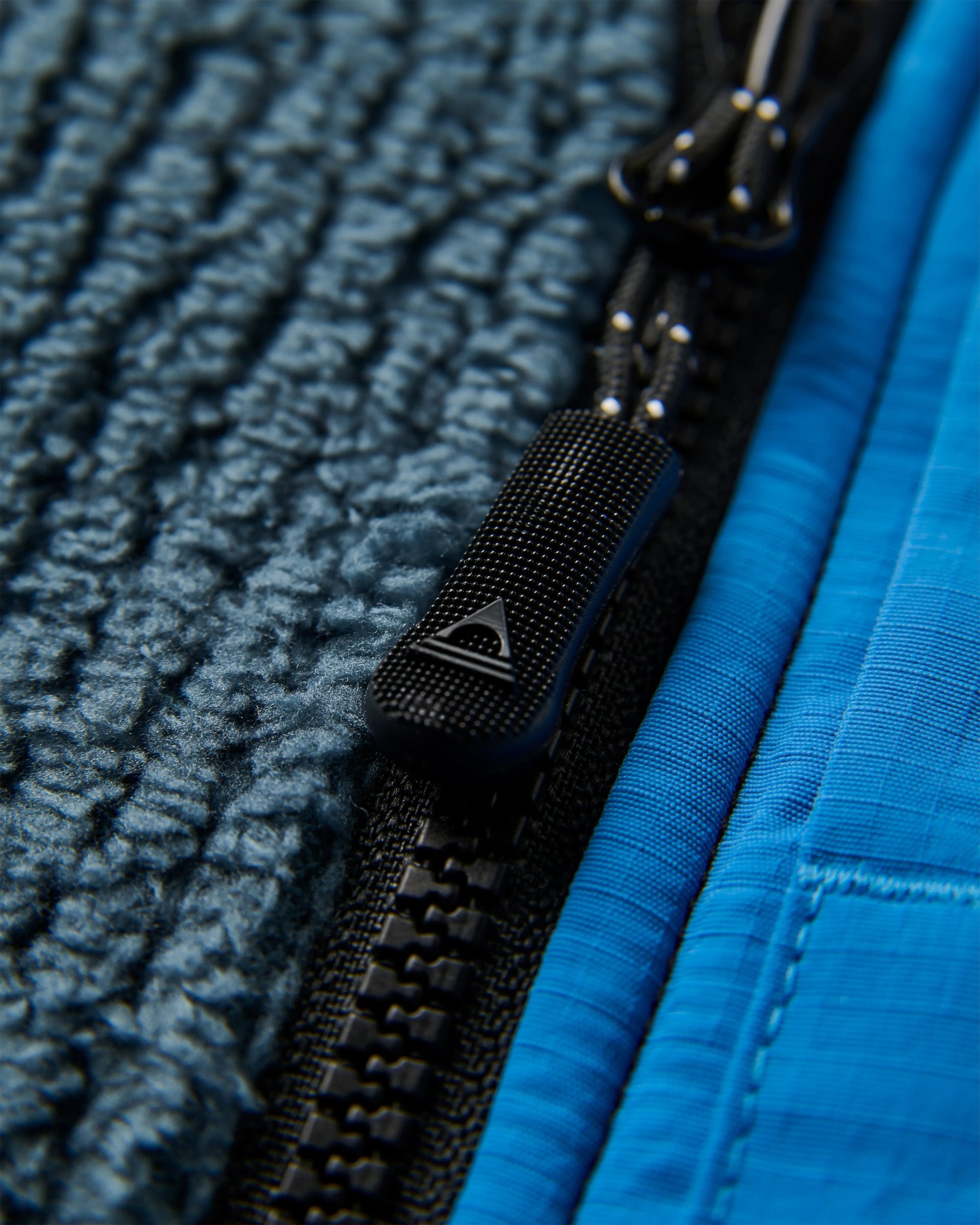 Venturescape Men's Recycled Fleece - Storm Grey/ Black - Flatlay