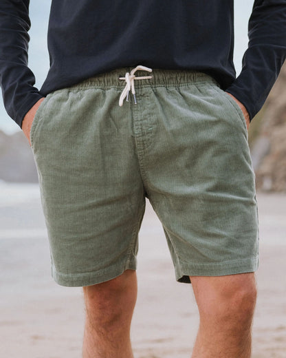Drifter Cord Short - Pistachio - Lifestyle