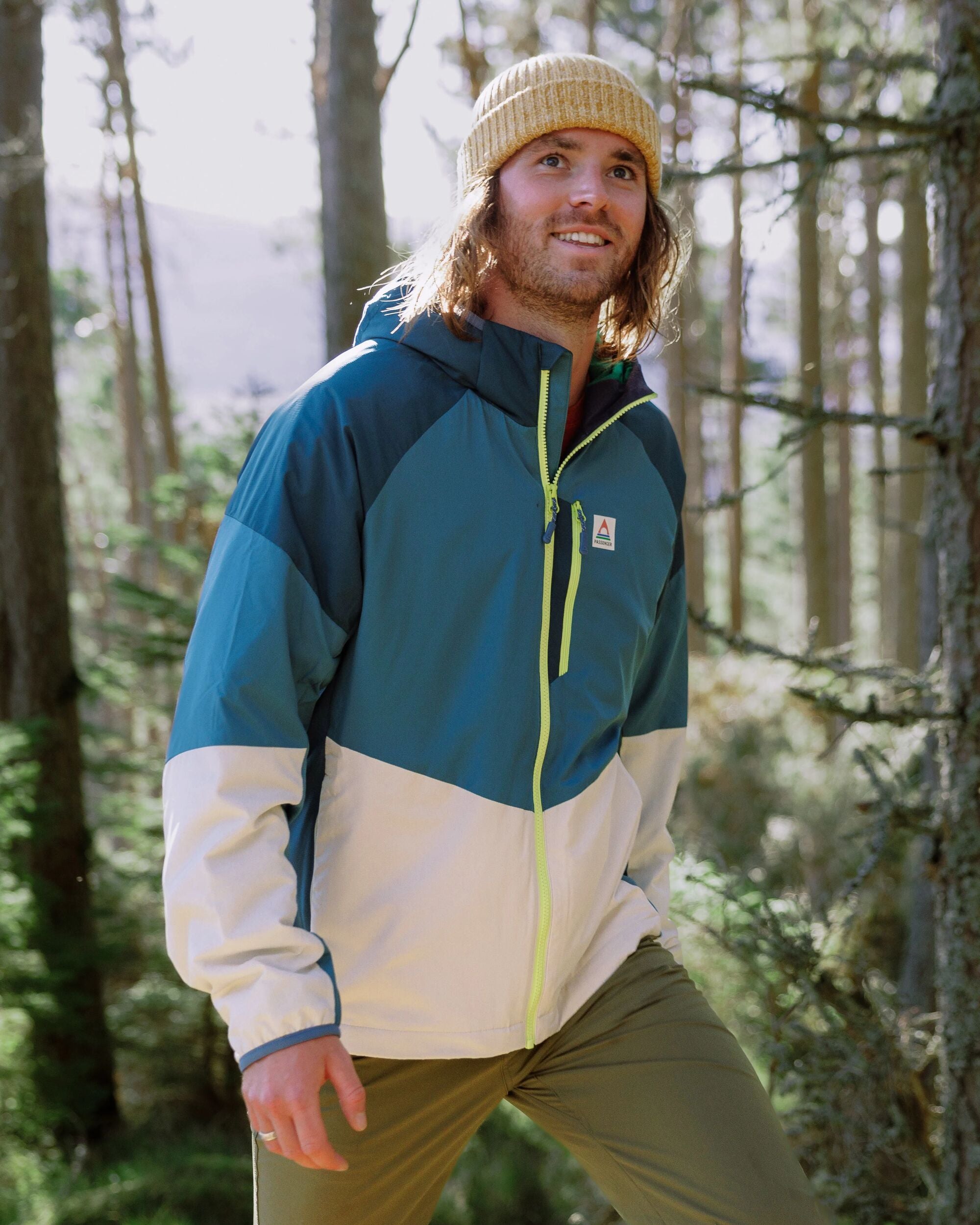Daybreak Lightweight Recycled Thermore® Insulated Jacket - Tidal Blue/Blue Steel/Birch - Lifestyle