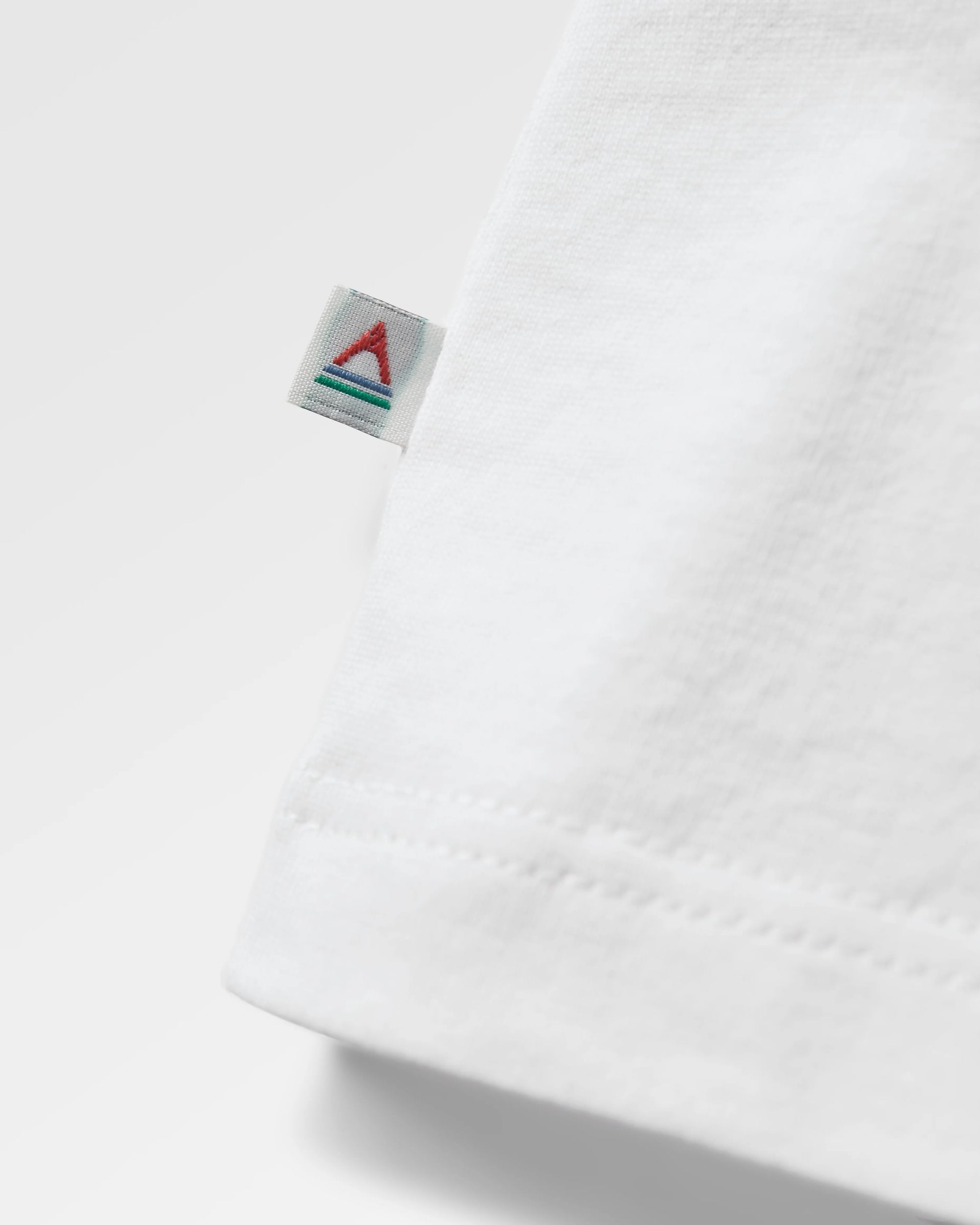 Brews & Views T-Shirt Passenger X Brewgooder - White - Flatlay