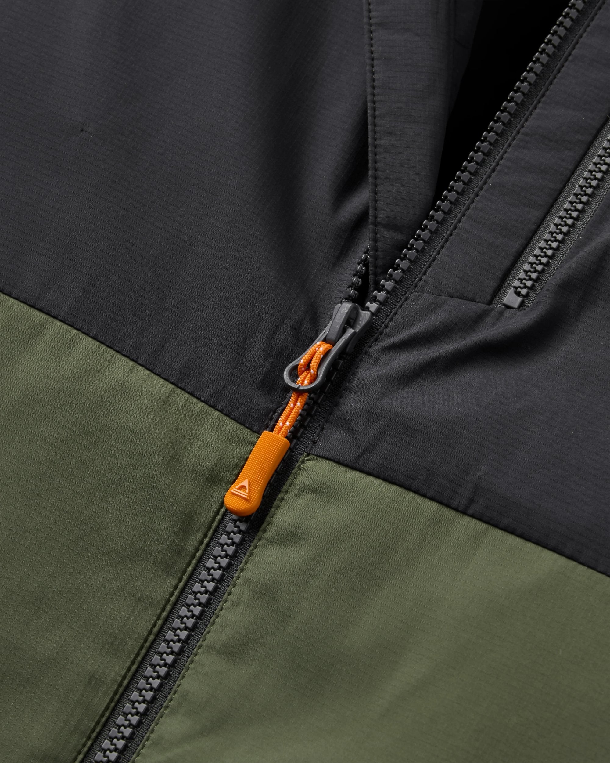 Daybreak Lightweight Thermore® Insulated Jacket - Faded Black/Khaki - Flatlay