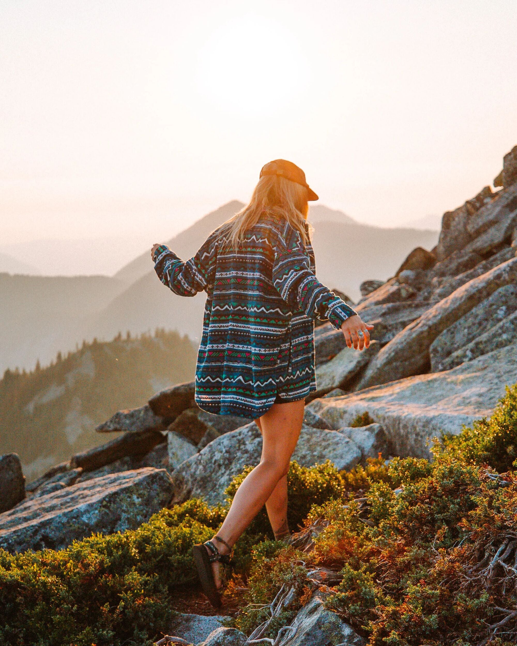 East Recycled Polar Fleece Shirt - Mountain Geo Tidal Blue - Lifestyle