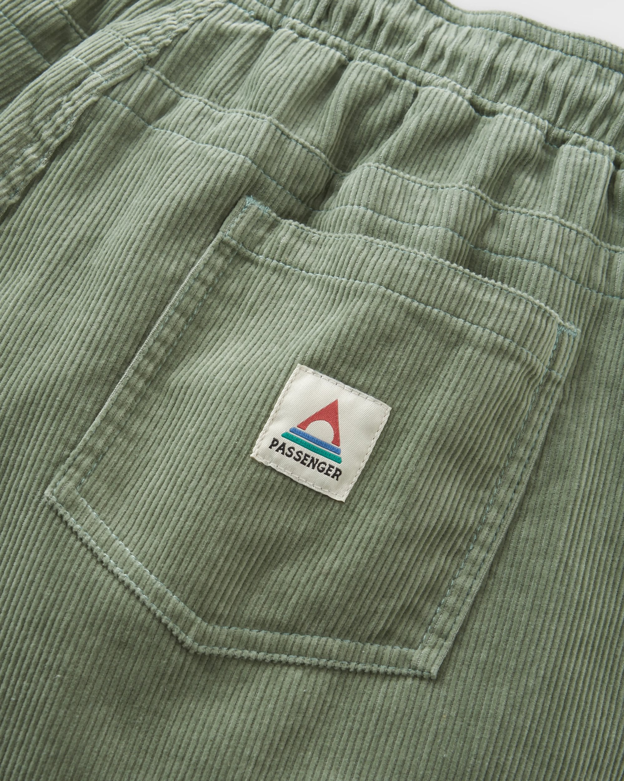 Drifter Cord Short - Pistachio - Flatlay