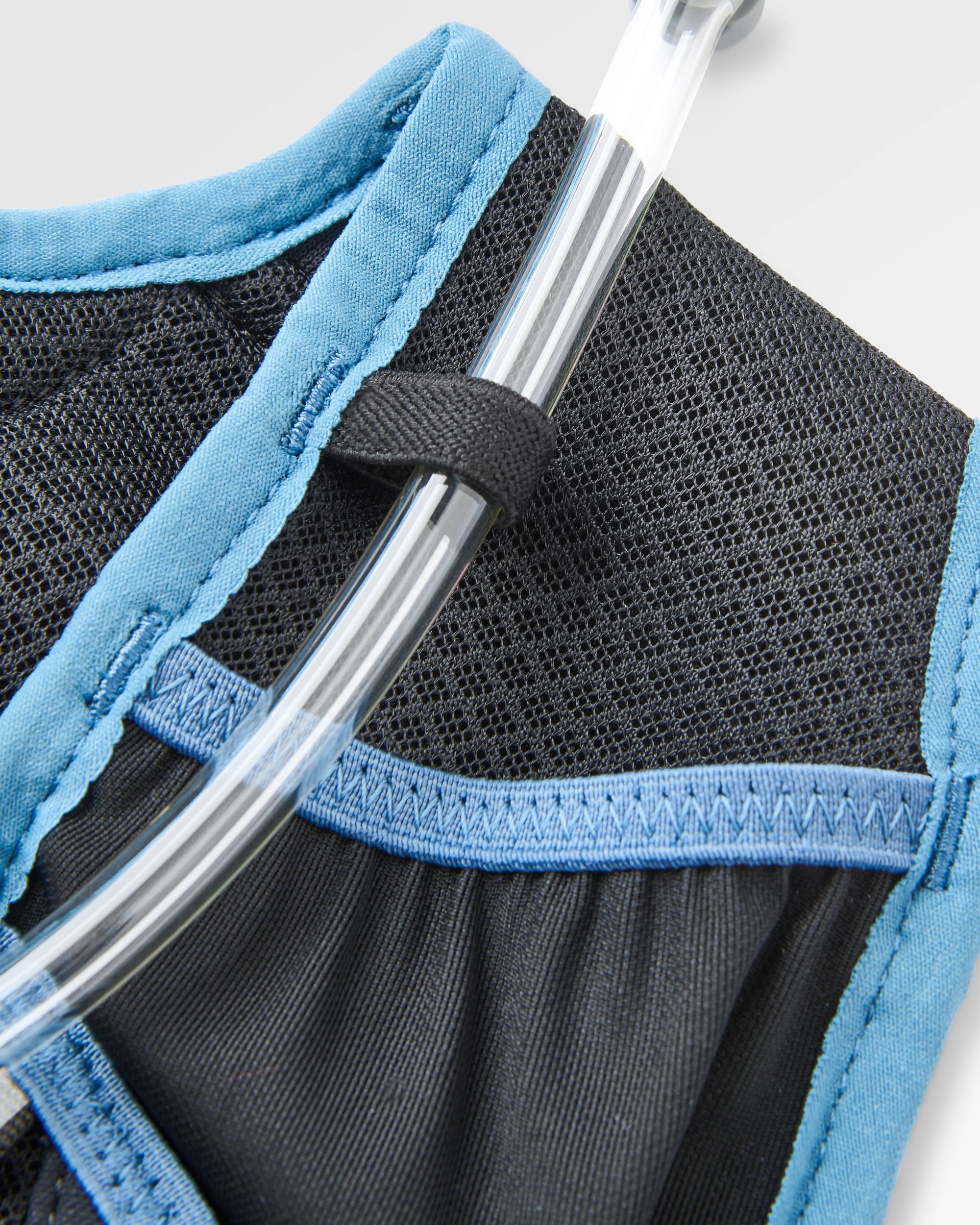 Traverse Trail Vest - Black - Flatlay