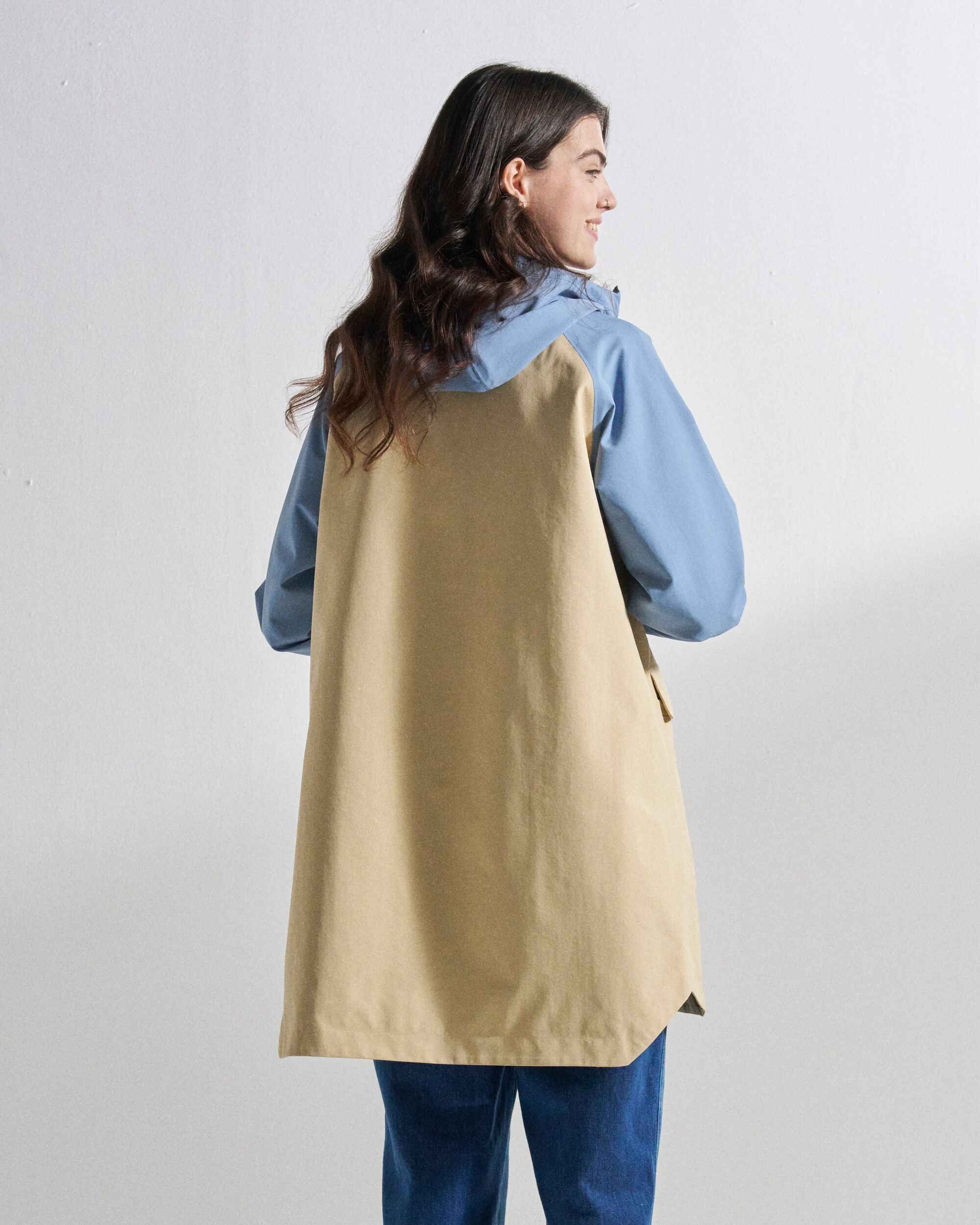 Serein Waterproof Jacket - Faded Denim/Desert - Studio Model