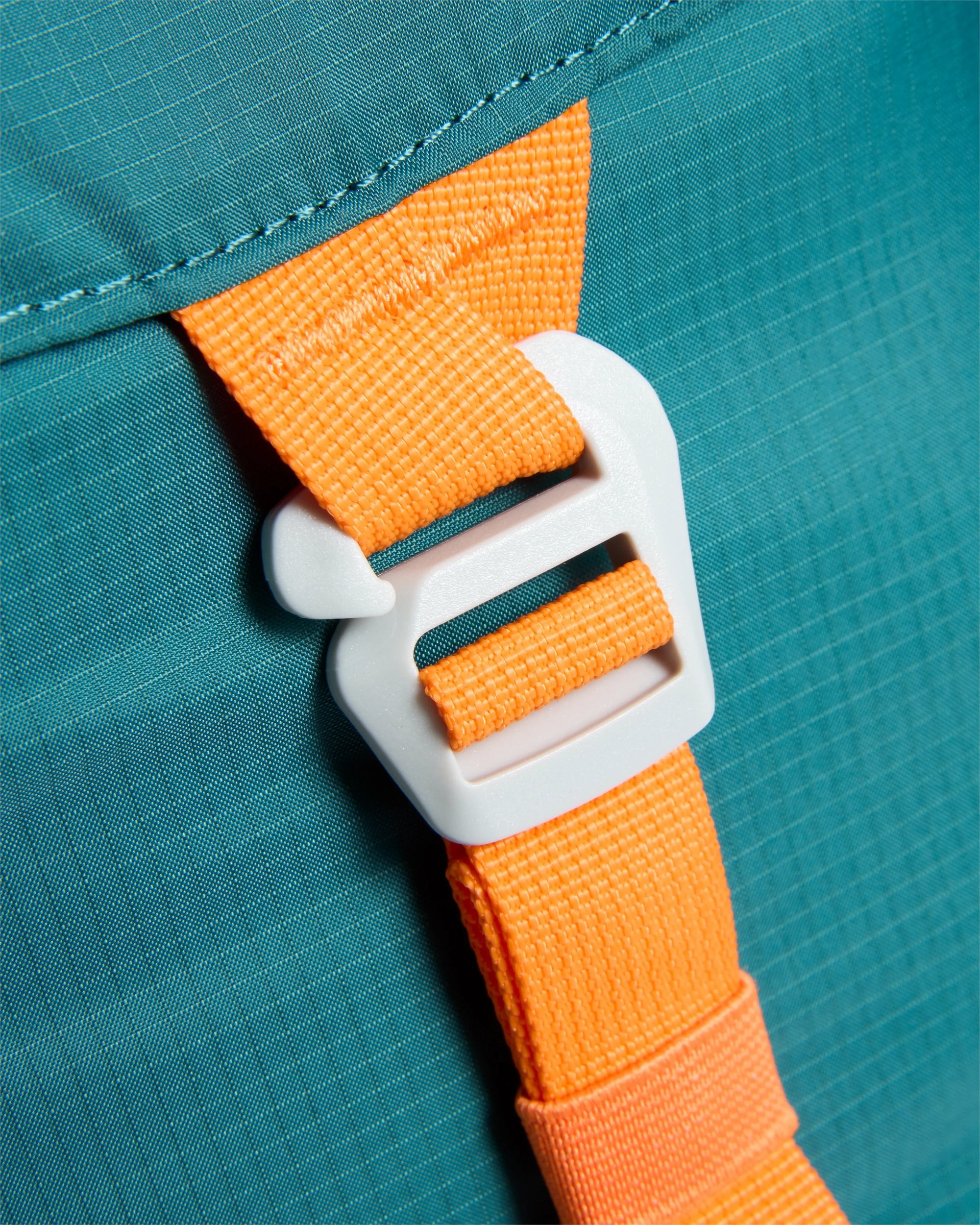 Travelscape Light Backpack - Mediterranean/ Ocean Teal - Flatlay