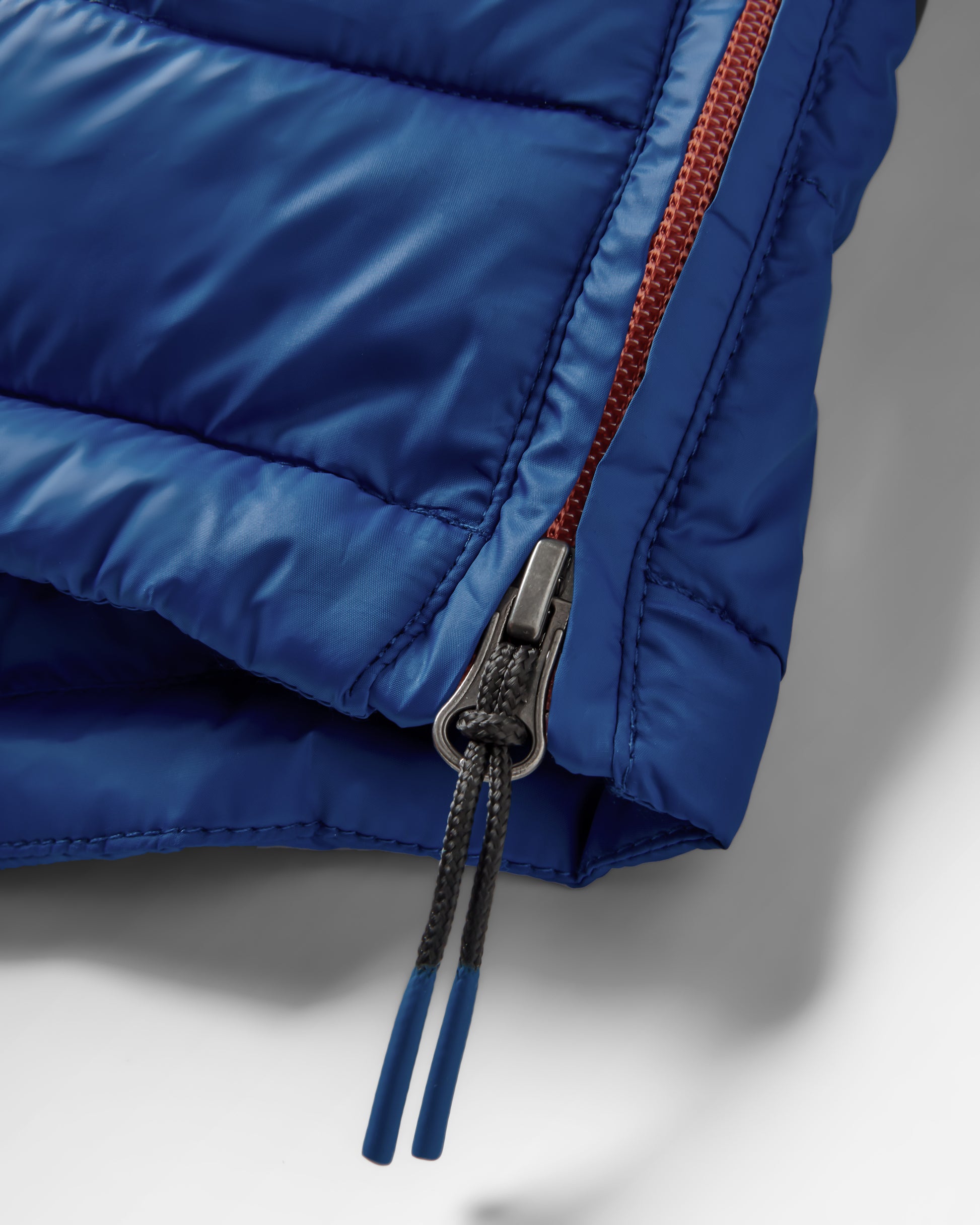 Roamer Recycled Insulated Overhead Jacket - Rich Navy/Cobalt