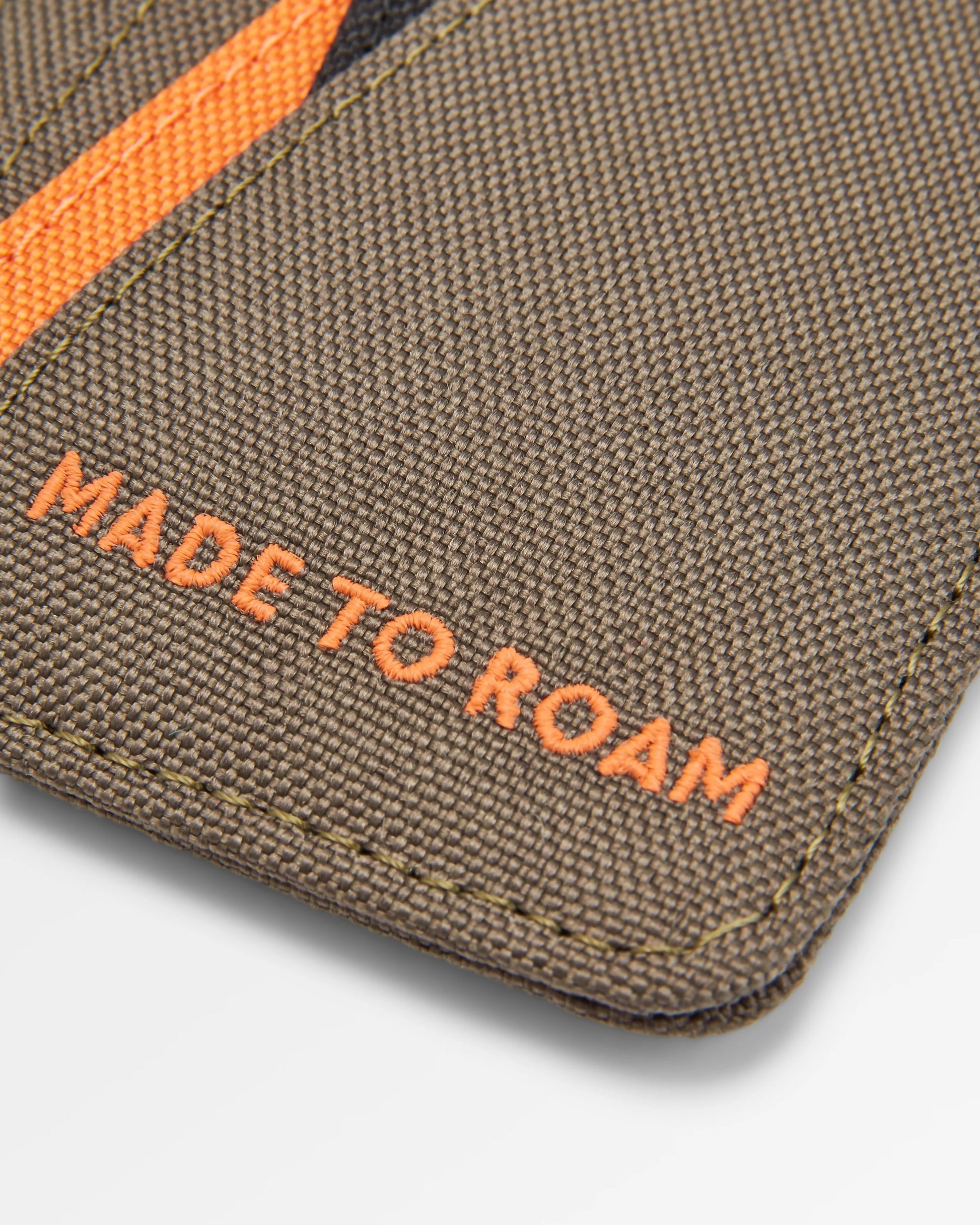 Mountain Recycled Card Holder - True Black/ Khaki