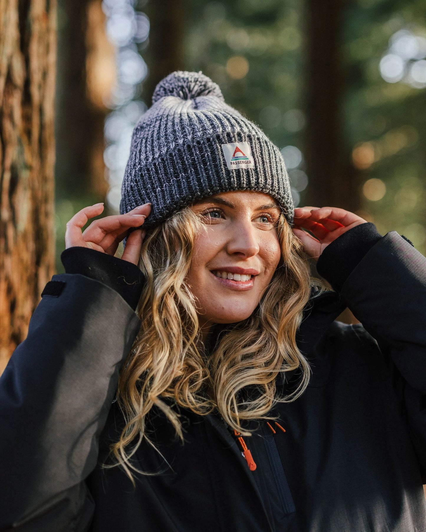 Womens_Crag Recycled Bobble Hat - Charcoal/Stone