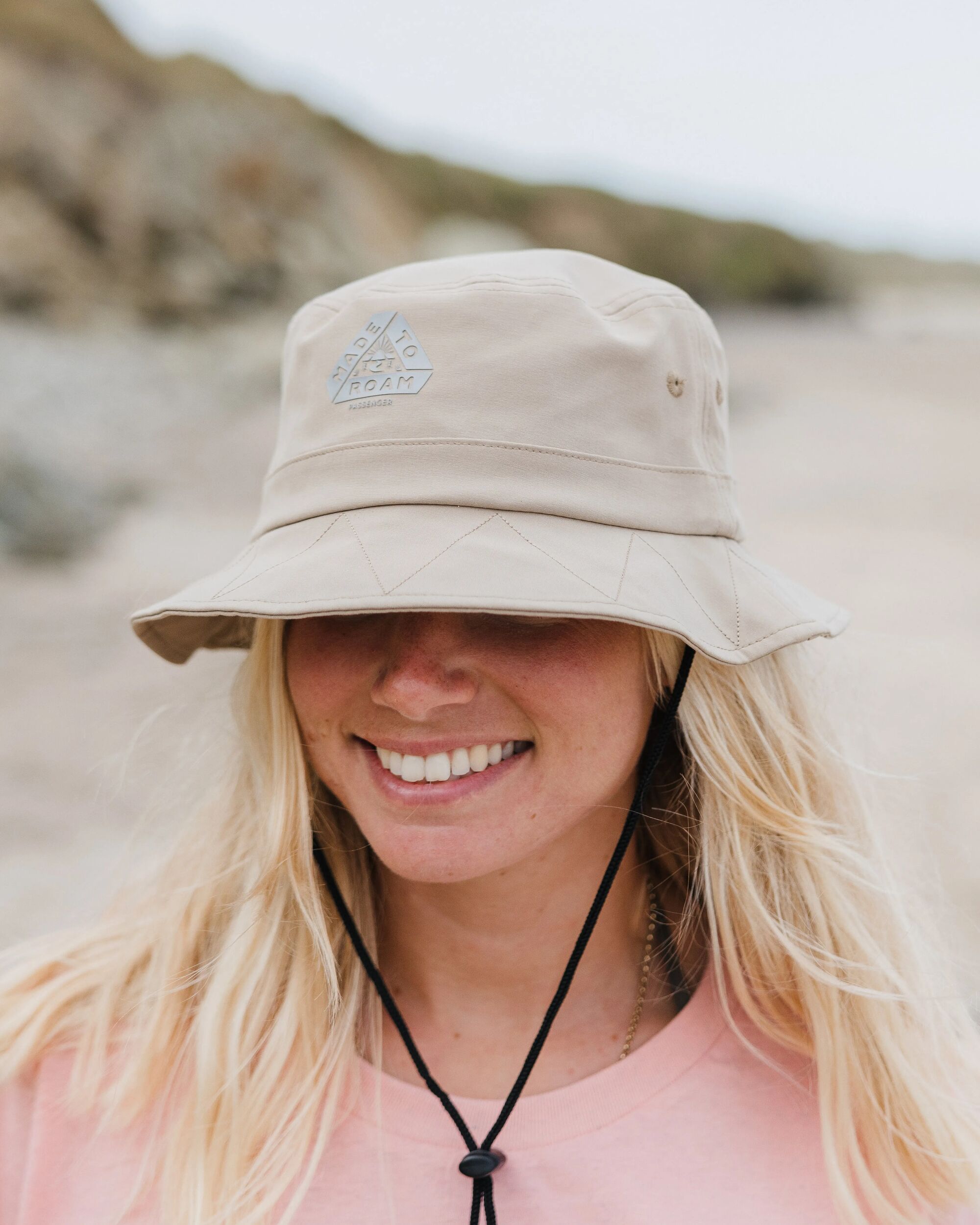 Trail Bucket Hat - Chinchilla Brown - Lifestyle - Female