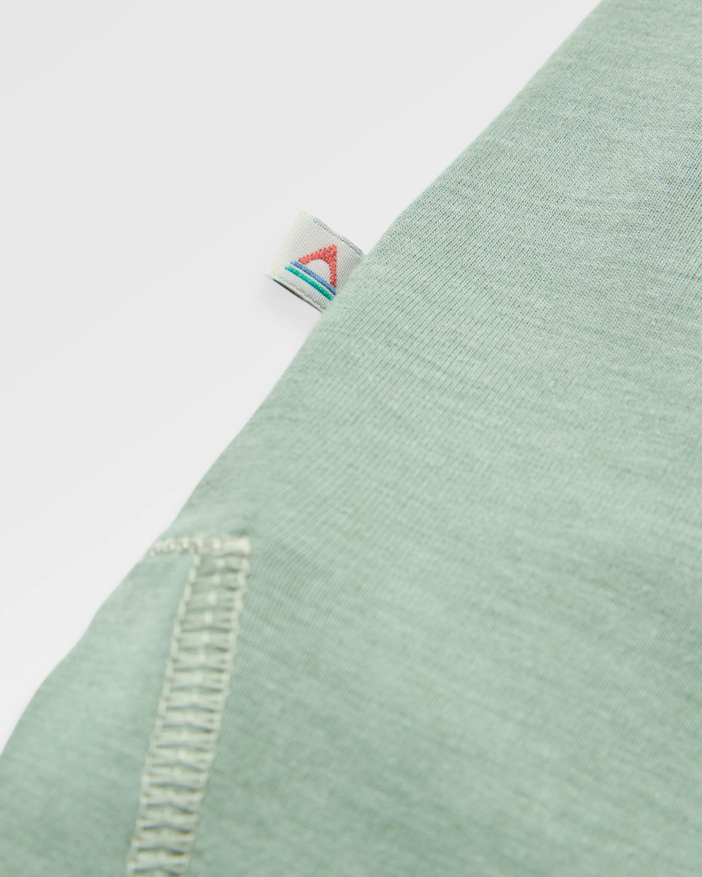 Roamscreen UPF50 Women's LS T-Shirt - Pistachio - Flatlay