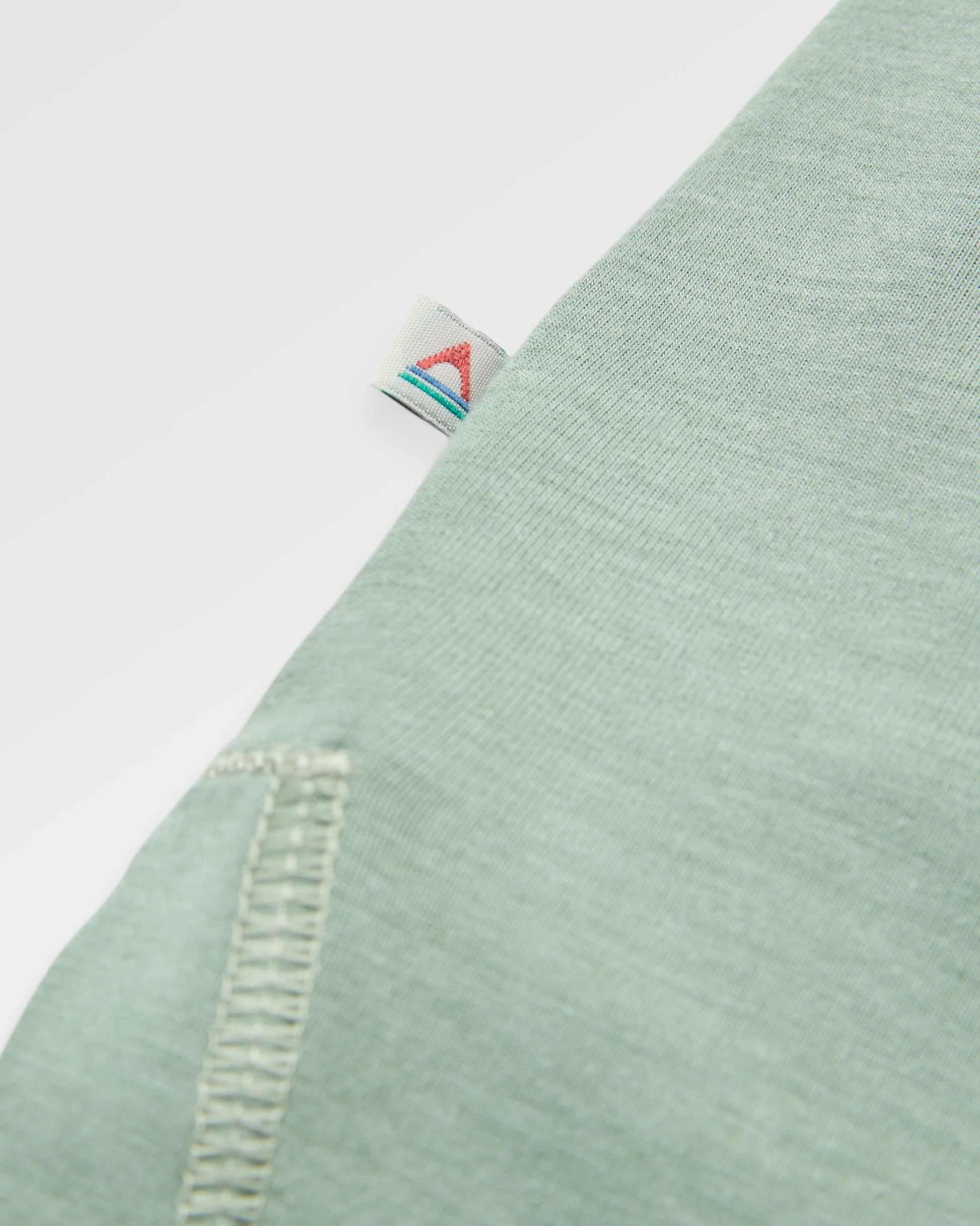 Roamscreen UPF50 Women's LS T-Shirt - Pistachio - Flatlay