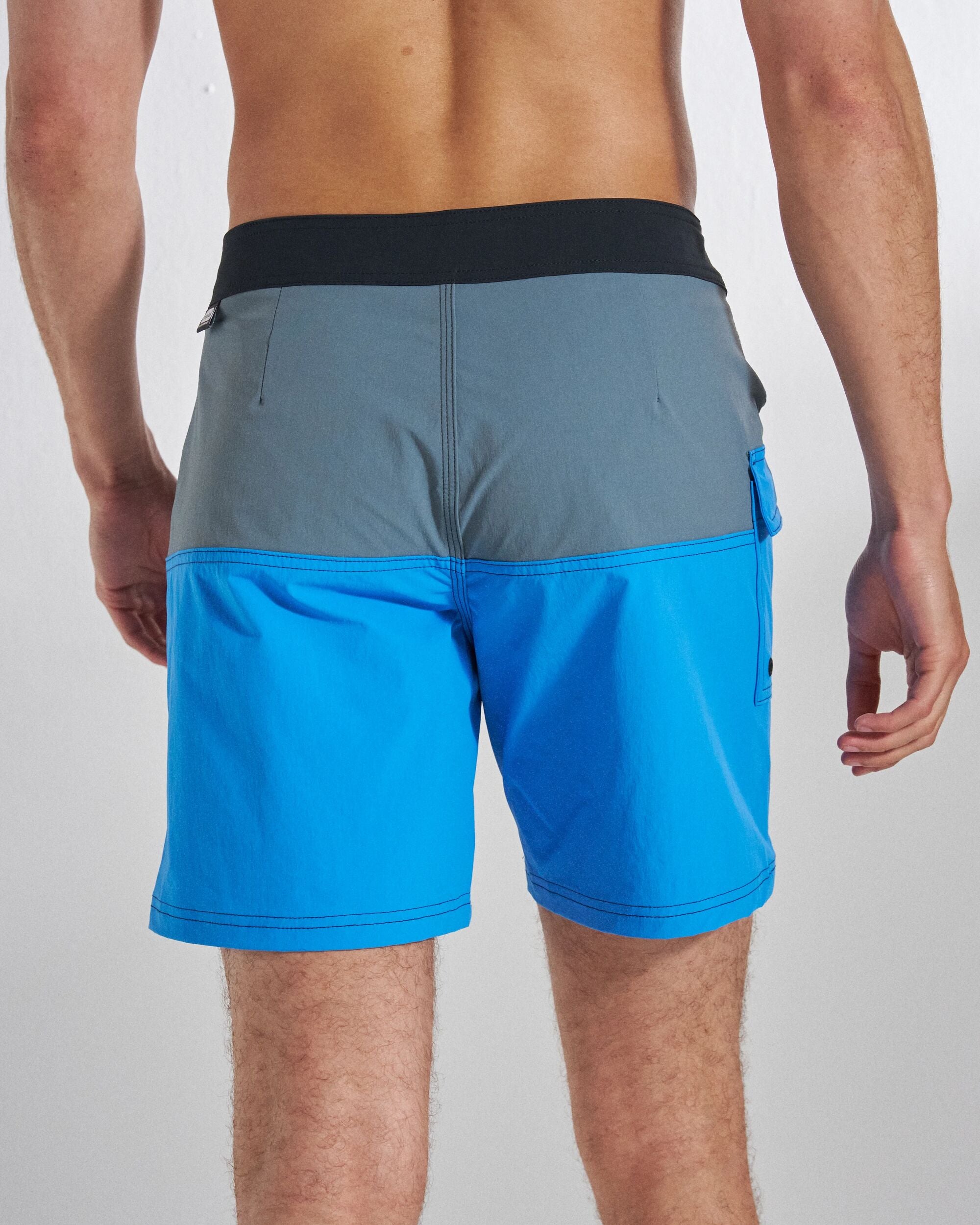 Cutback NetPlus® 17" Boardshort - Storm Grey/Marine Blue - Studio Model
