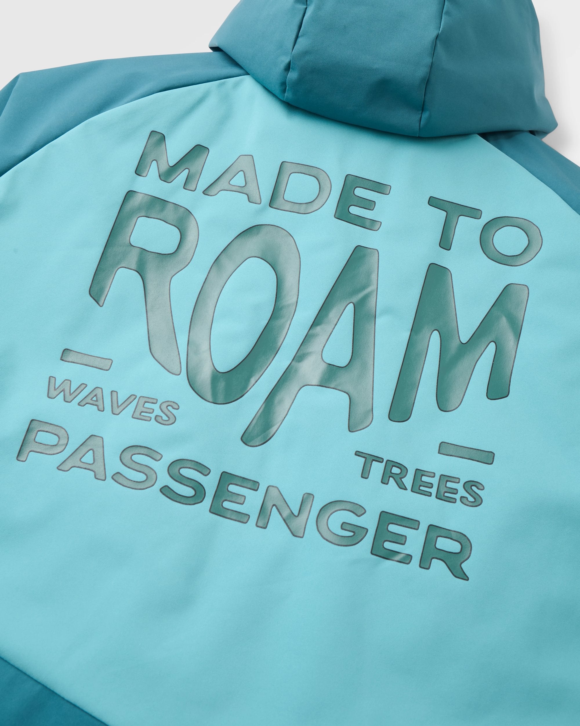 Riptide Lightweight Changing Robe - Mediterranean/ Ocean Teal - Flatlay