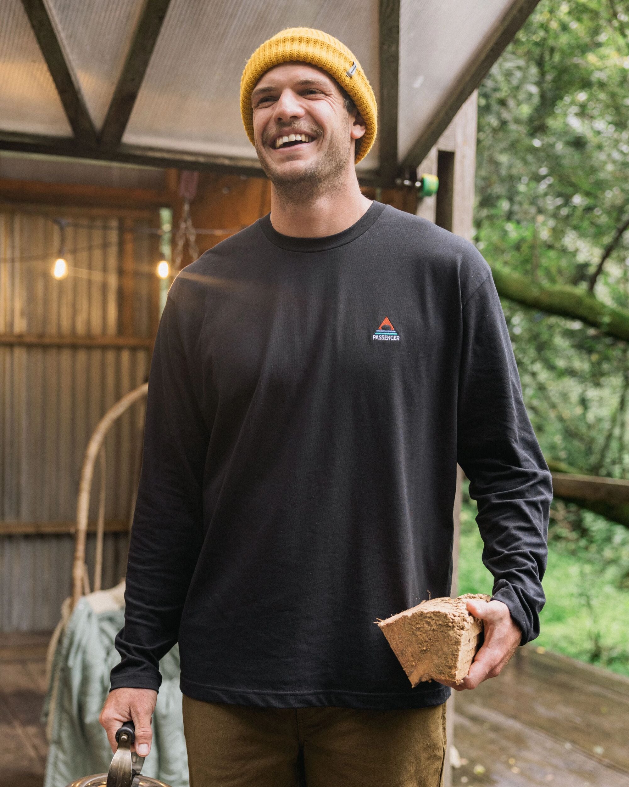 Vita Organic Cotton Relaxed Fit LS T-shirt - Black - Lifestyle