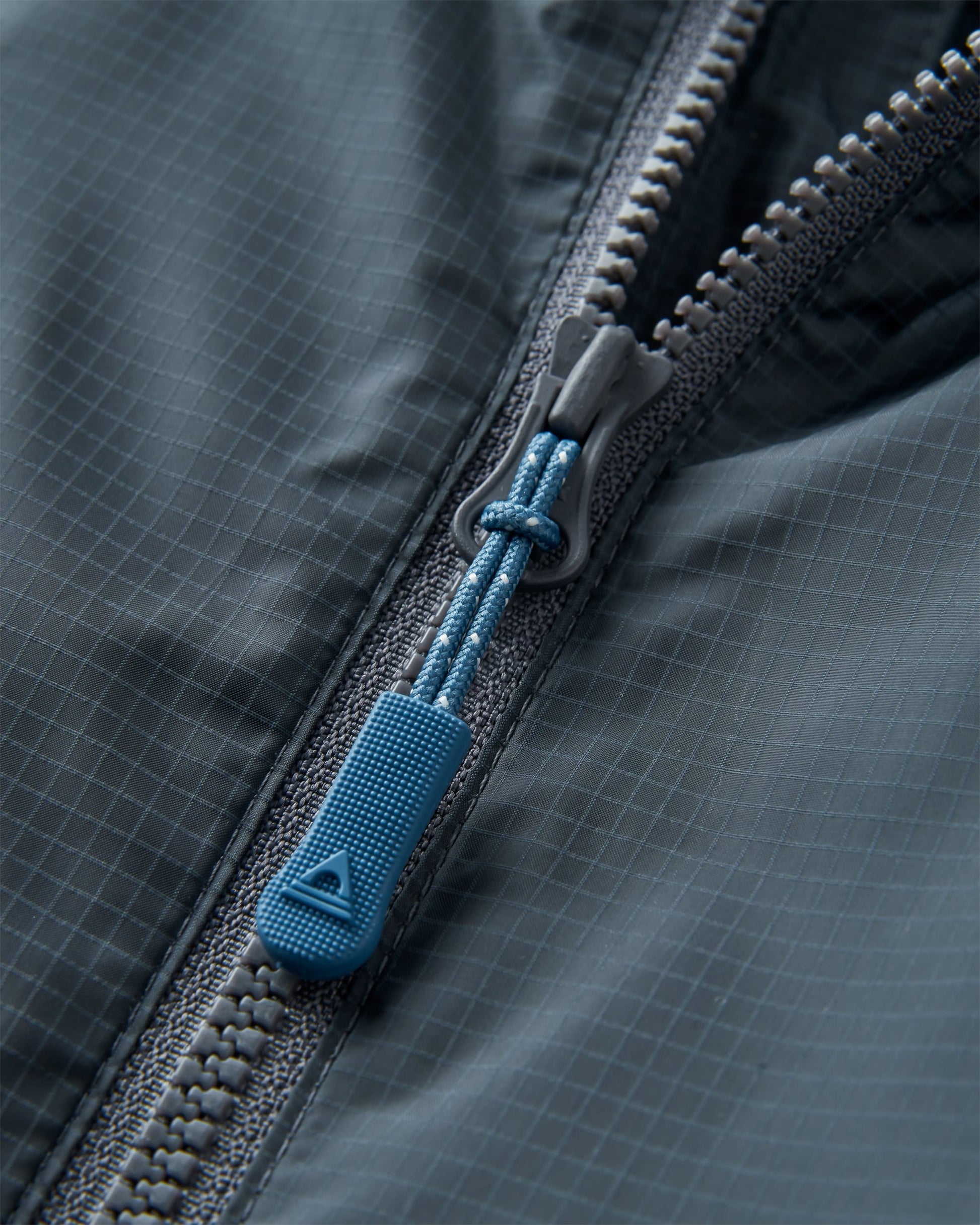 Gusto Recycled Windshell Anorak - Charcoal/Storm Grey