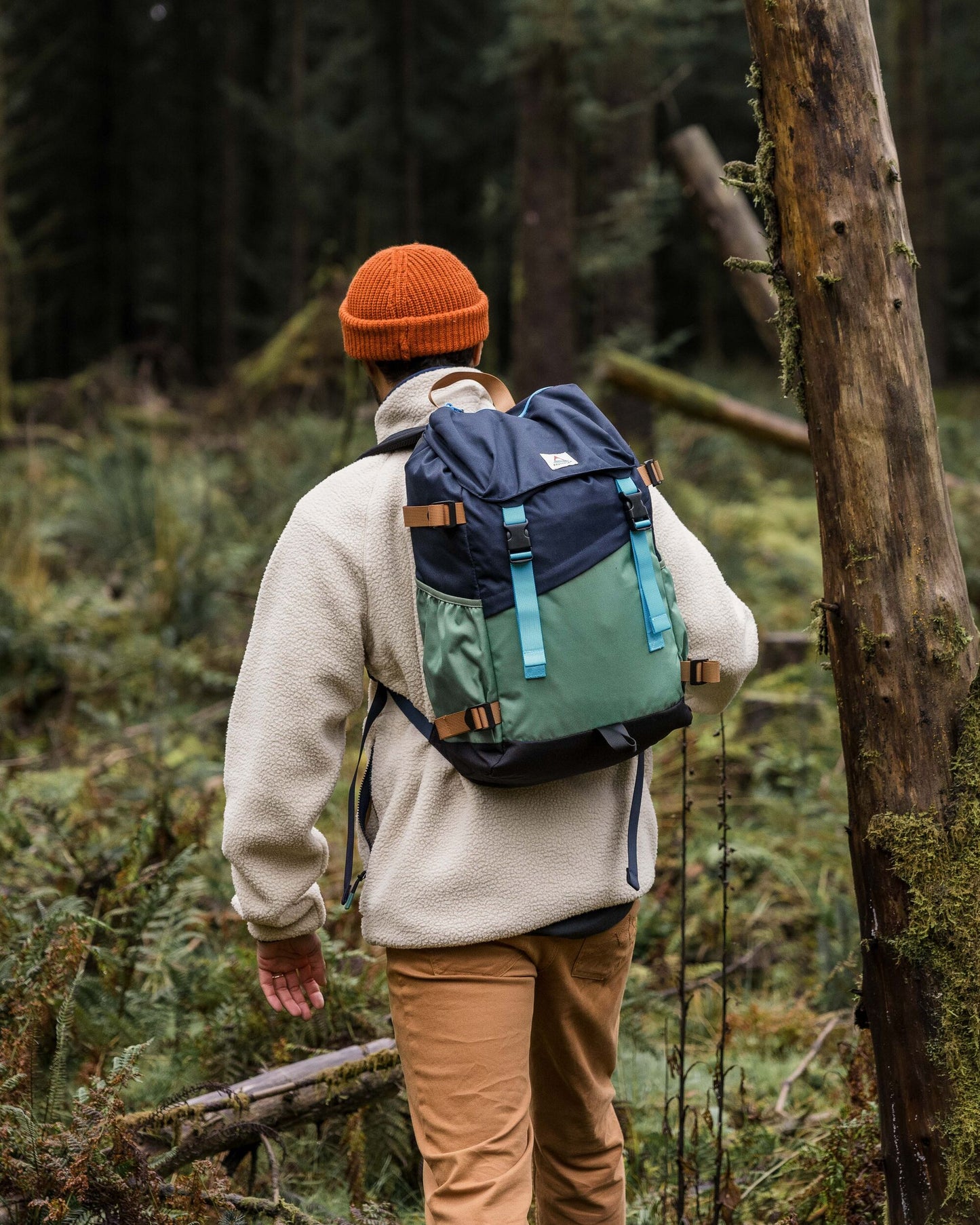 Male_Boondocker Recycled 26L Backpack - Deep Navy/Laurel Green