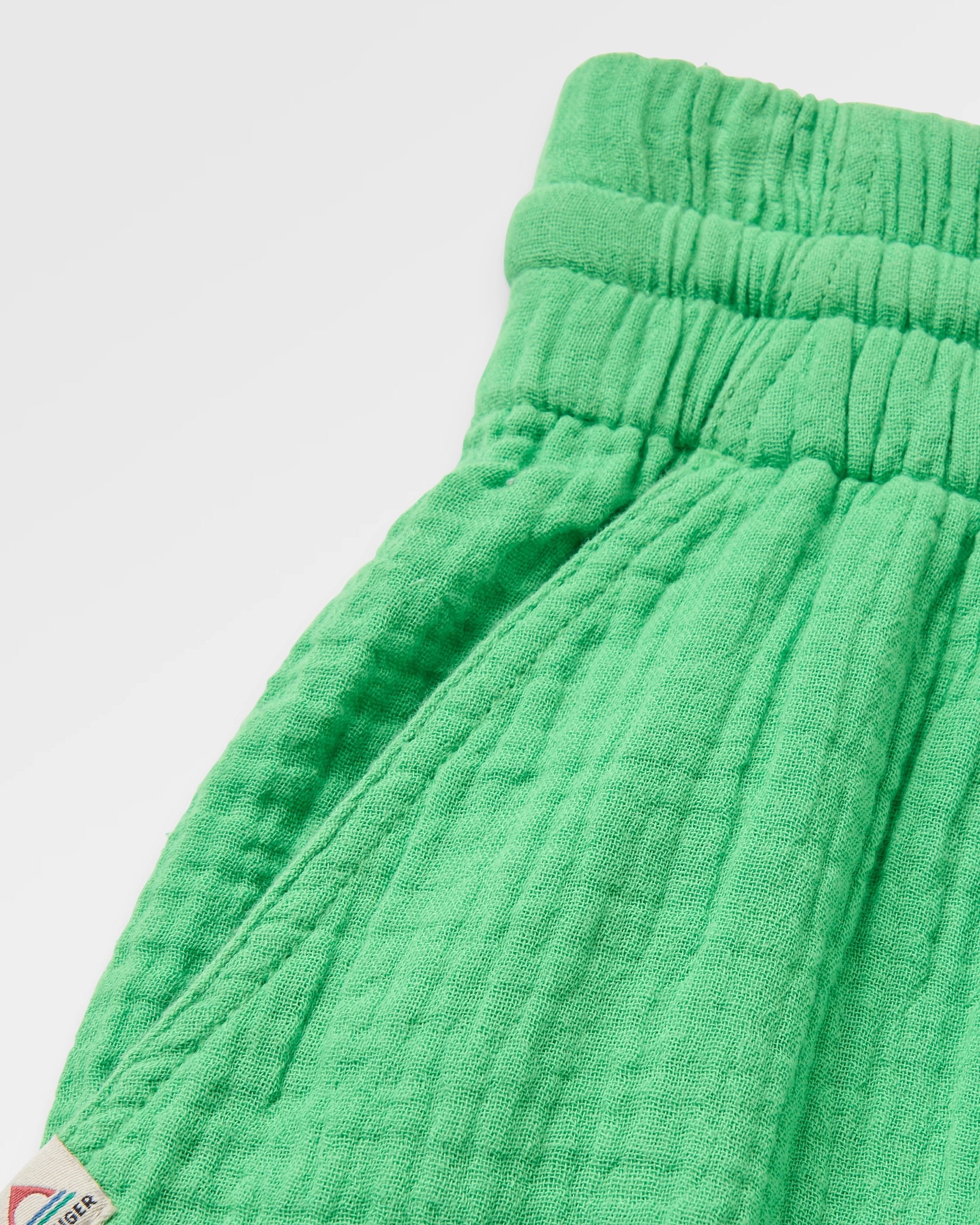Waveney Cotton Short - True Green - Flatlay
