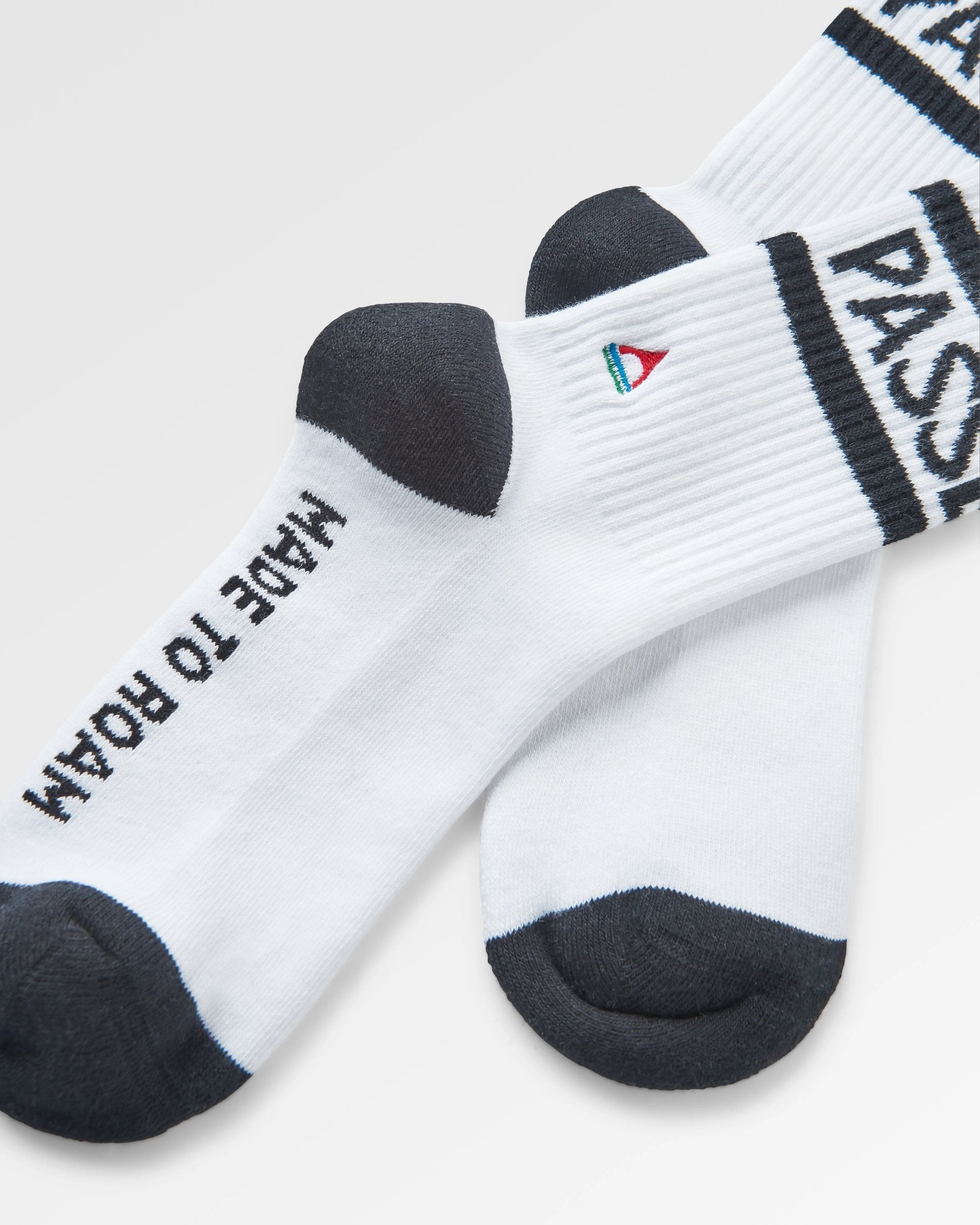 Classic Passenger Crew Socks - White - Flatlay
