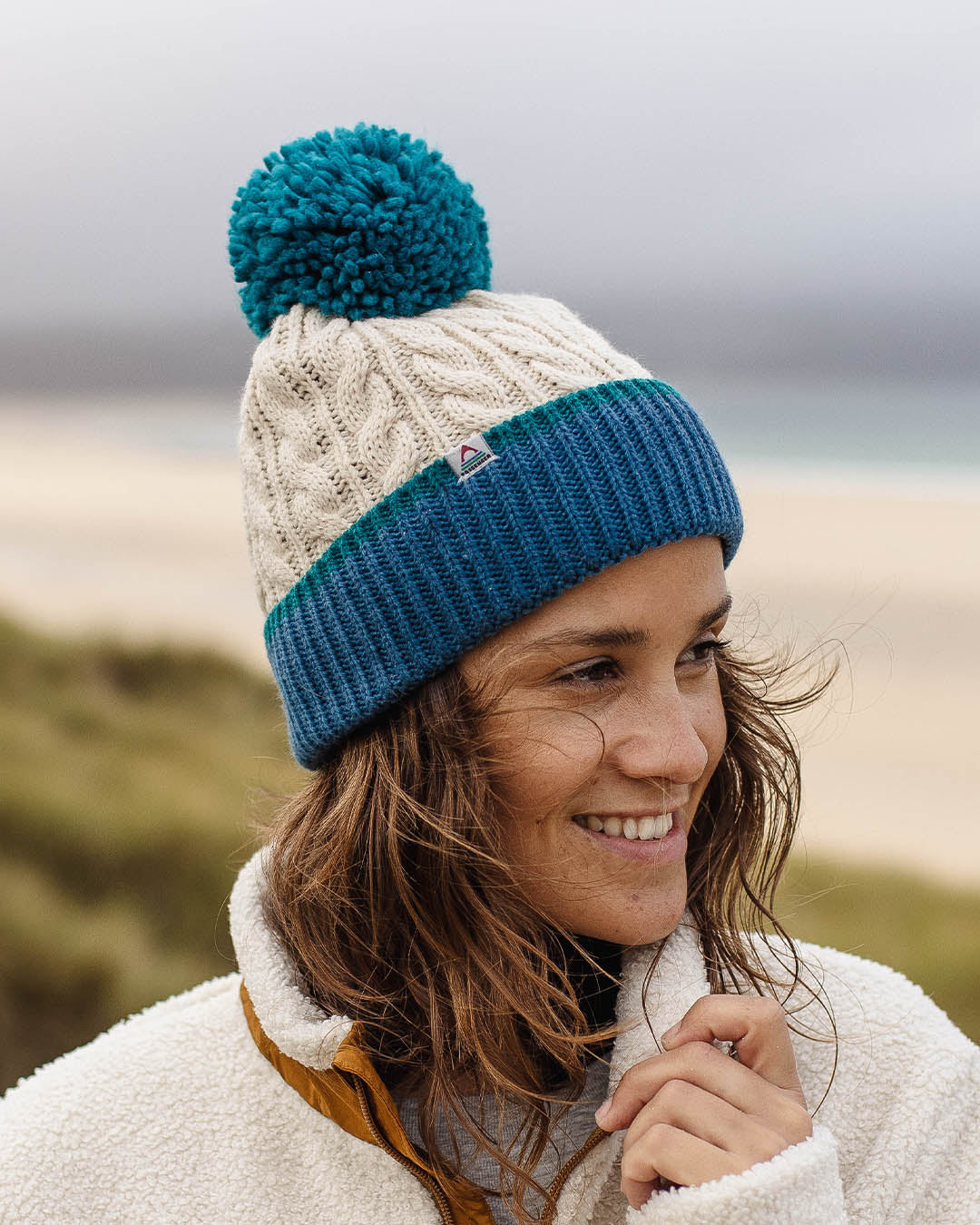 Womens_Stoke Recycled Acrylic Bobble Hat - Oatmeal