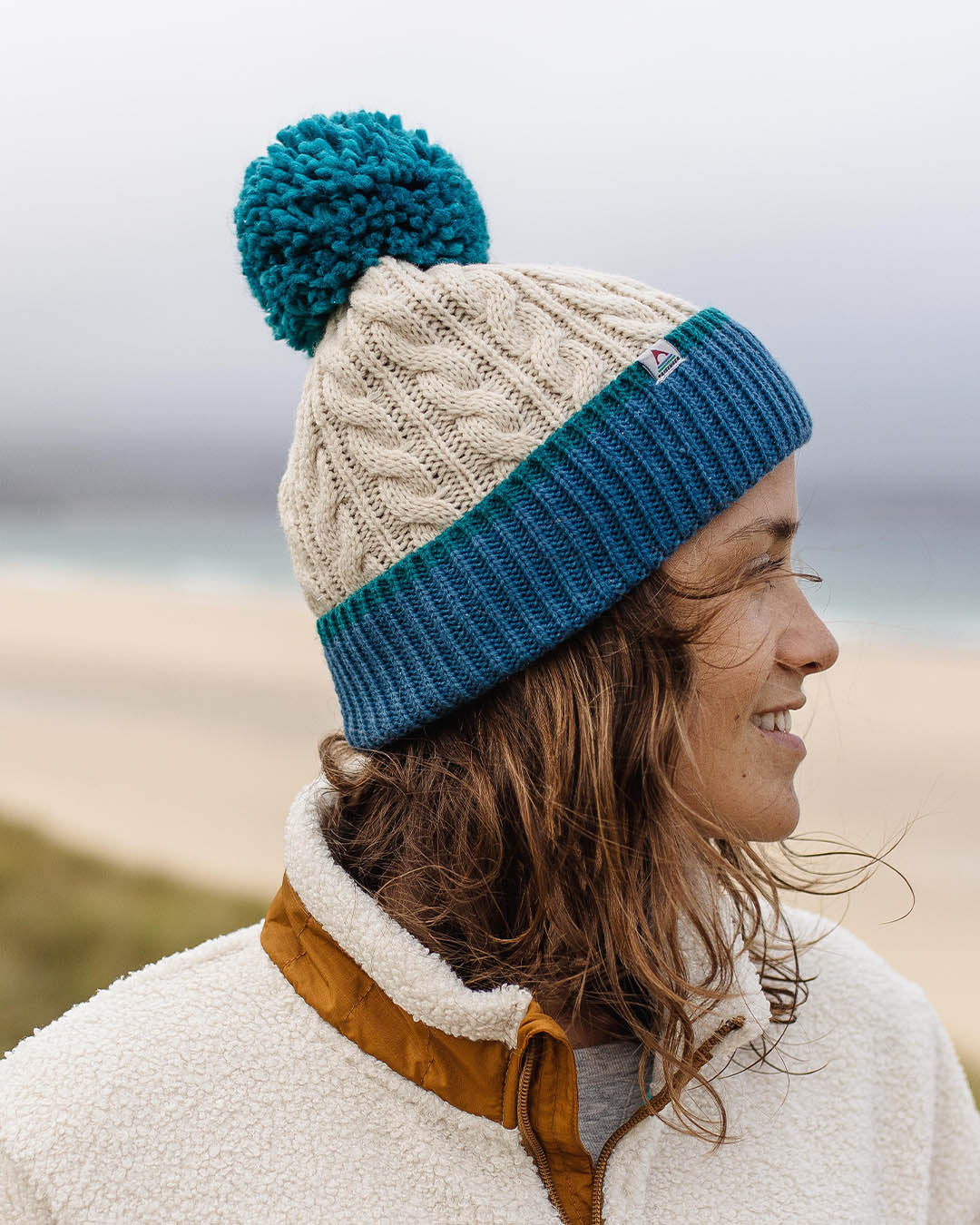 Womens_Stoke Recycled Acrylic Bobble Hat - Oatmeal